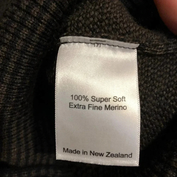 Llewellyn 100% Super soft extra fine Merino women sweater size S - Picture 5 of 5